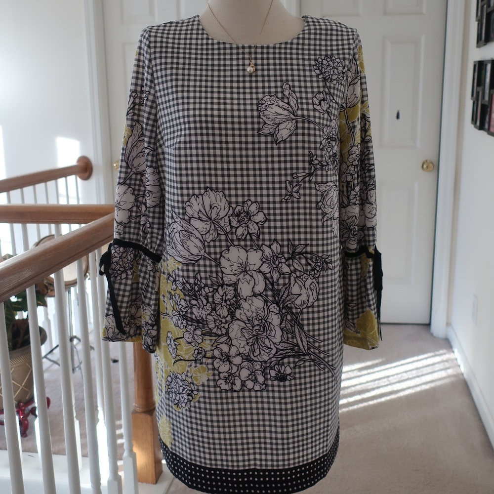 NWT Black and White Long Sleeve Dress size 6